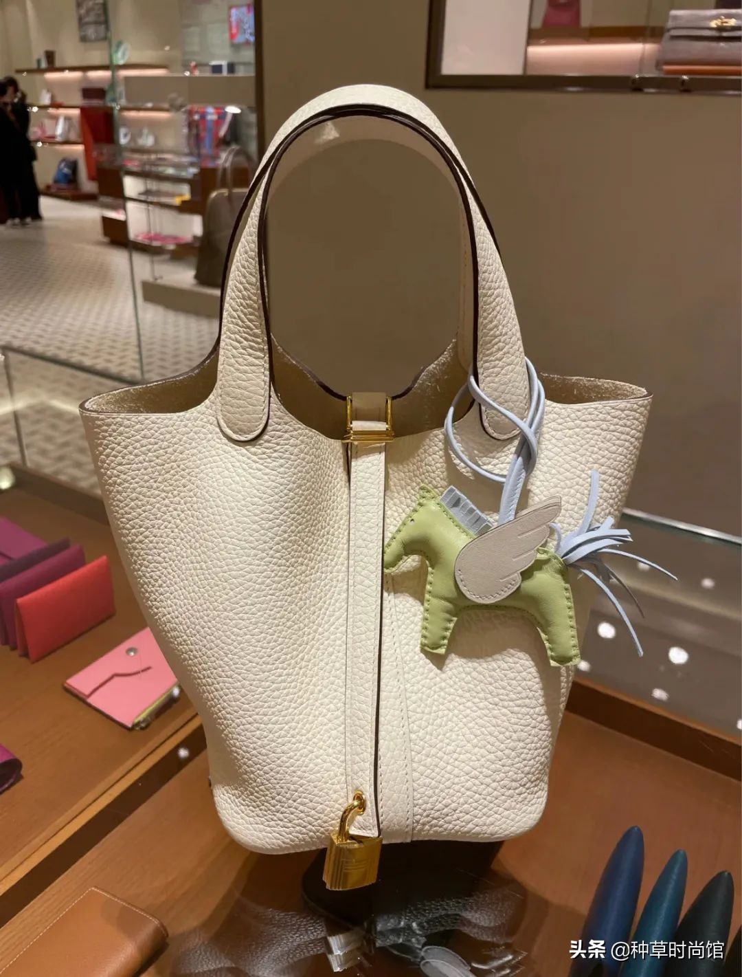 今年流行的8款包包,今年最流行的4款包包