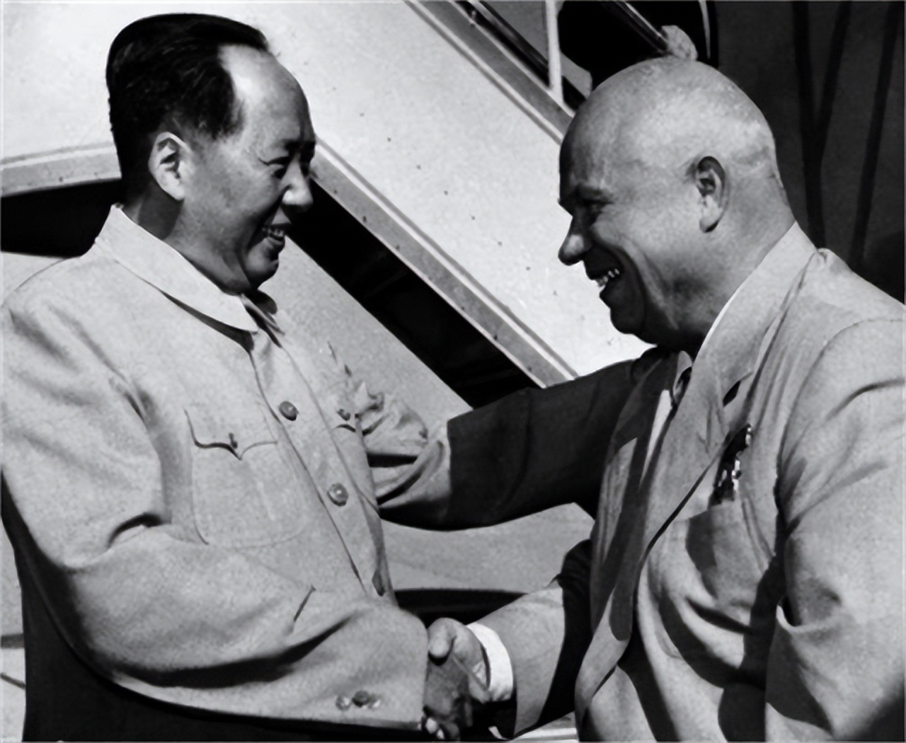 主席的专车高级、霸气，却有一个违背常理的地方