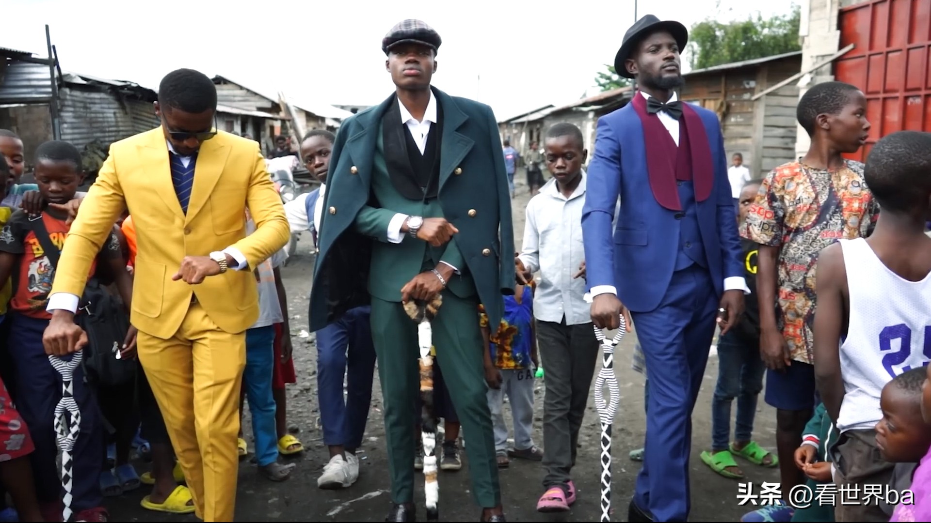 非洲贫民窟里的花花公子，宁愿全家饿肚子，也要*款贷**买名牌