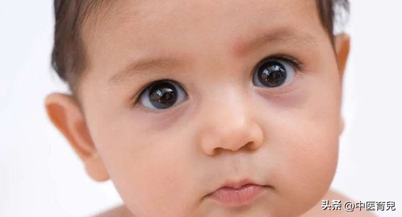孩子下眼袋发红怎么办,五岁孩子眼袋发紫