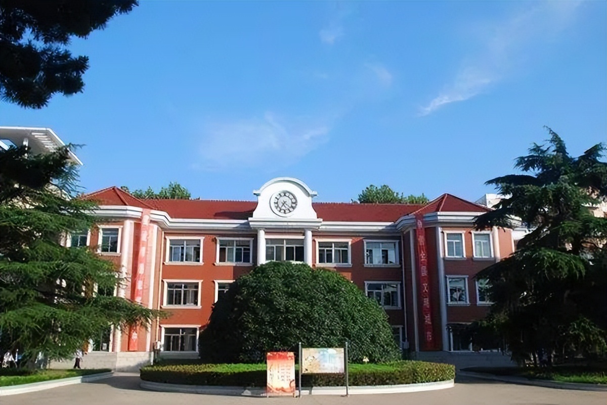 江苏盐城市高考成绩上热搜，中等教育也成了短板，网友：太尴尬了