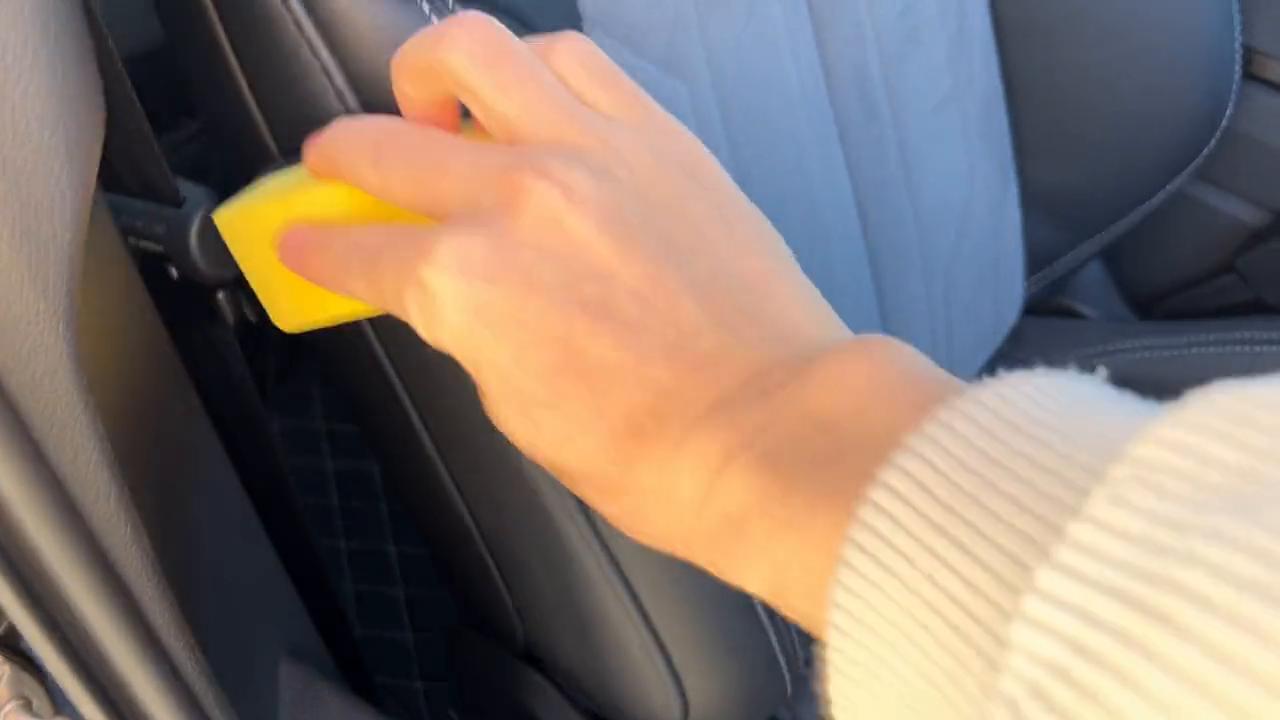 奥迪a6真皮护理,奥迪a6真皮座椅清洗