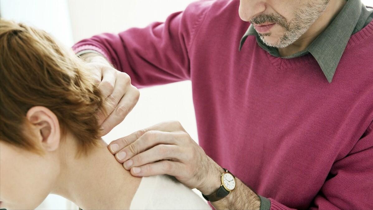 落枕千万不要做的几件事,落枕脖子不能动吃什么药