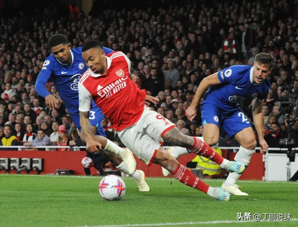 伦敦德比一边倒！整活的神灯和一盘散沙的蓝军，帮助枪手完成疗伤