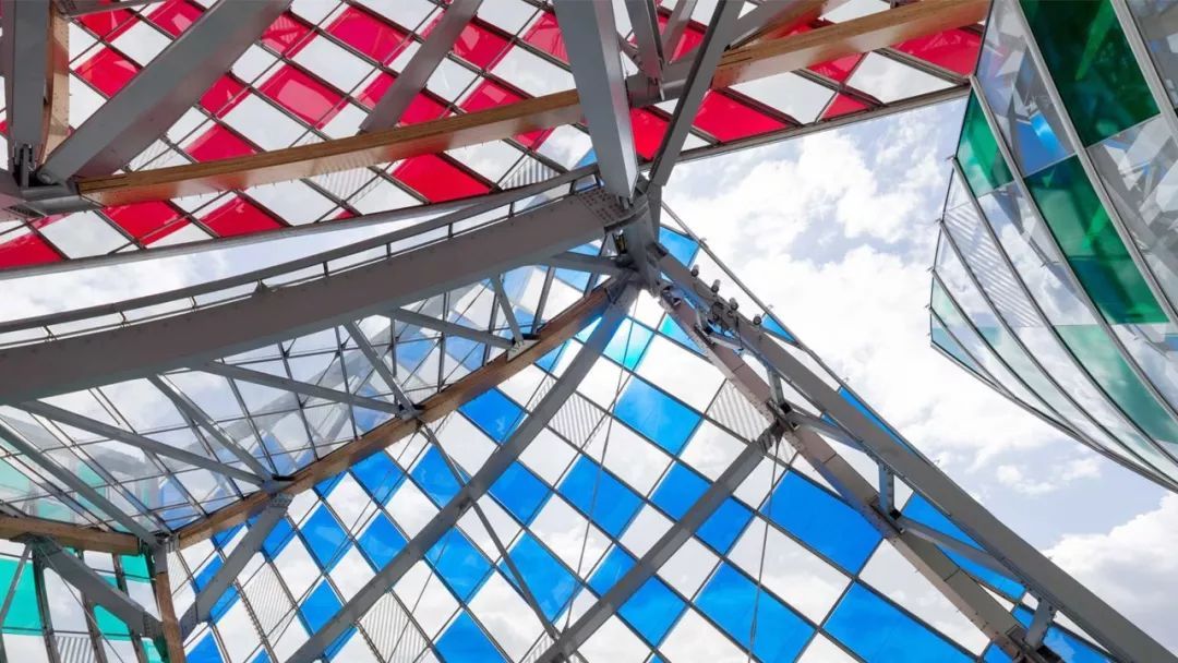 解构主义弗兰克盖里,美国建筑师弗兰克盖里的建筑风格