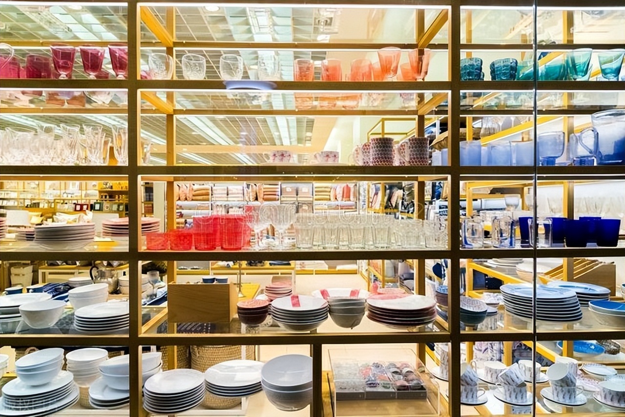 抖音橱窗带货如何运营才是正常的,在抖音卖货先开通小店还是橱窗好