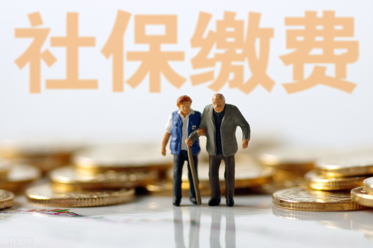 养老金和职业年金同一时间发放吗,职业年金和过渡养老金是一回事吗
