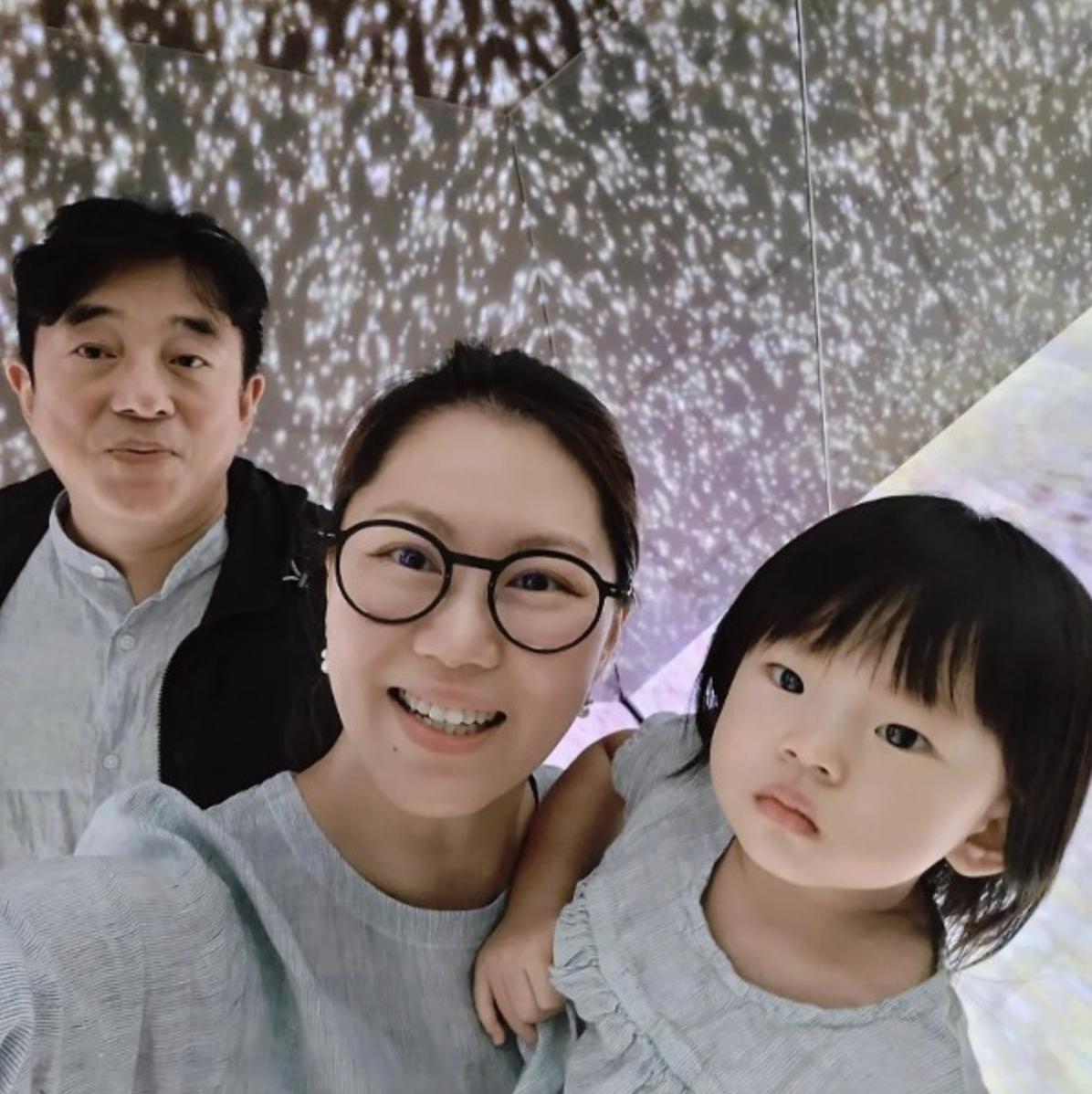 吕方晒7个月可爱女儿近照,吕方一家三口现状