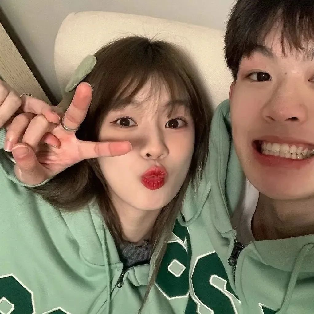 关于情侣日常热门文案短句有哪些,情侣60天文案短句干净