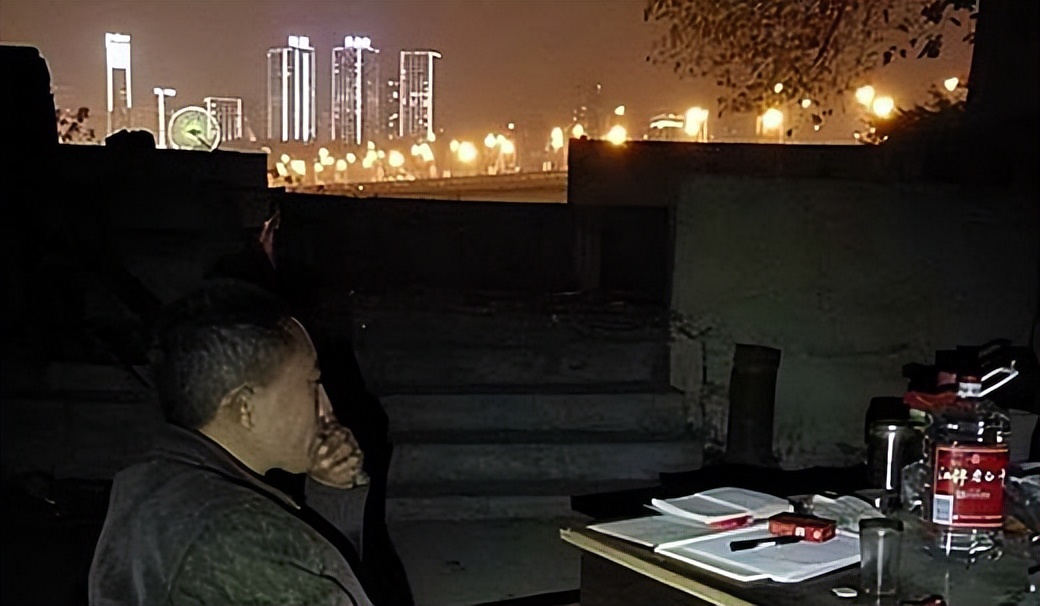 拾荒男子梦到一等奖数字，花18年写出彩票秘籍，直言：能赚800亿