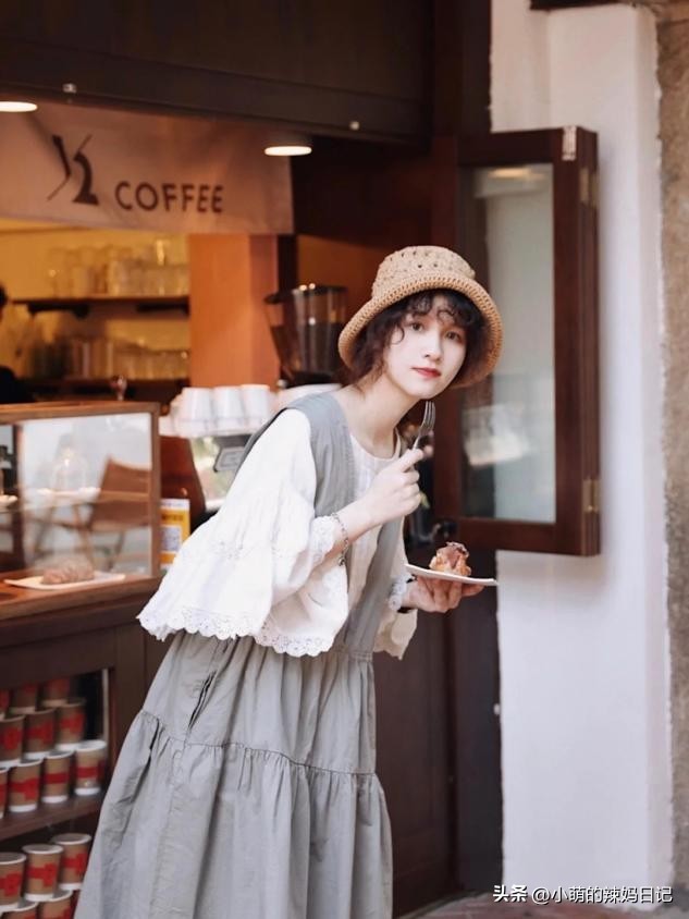 无袖背心裙怎样穿好看,背心裙怎么穿好看