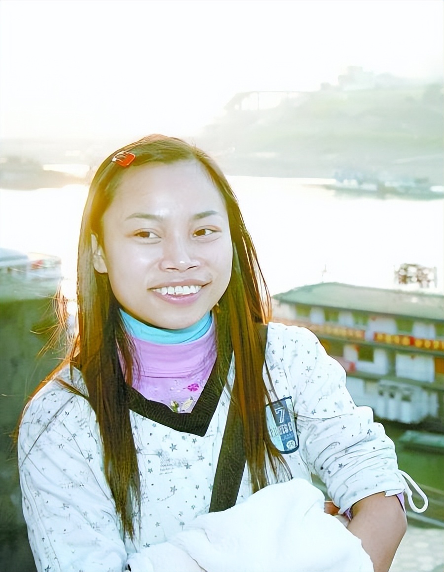 凤姐在美国的真实现状遭遇,凤姐当年是怎么去了美国