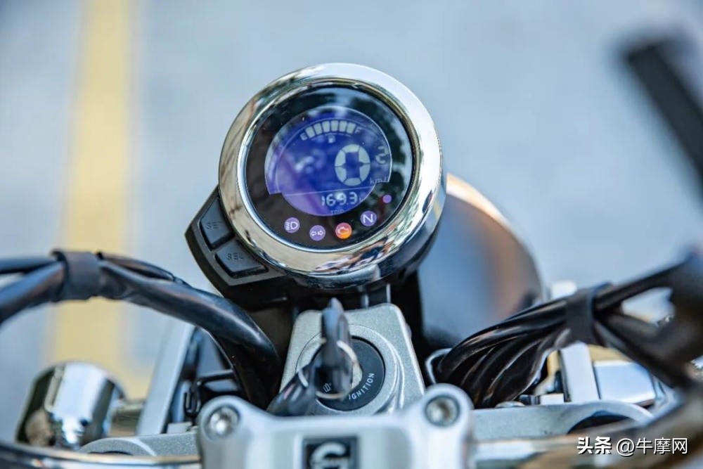 银钢150和蜜獾怎么选,平头哥蜜獾的战斗力有多强