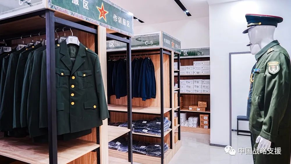 部队被装开箱,部队被装