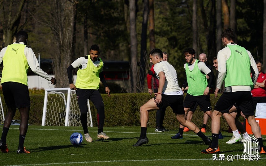 红黑米兰早报3.24伊布渴望再战一年