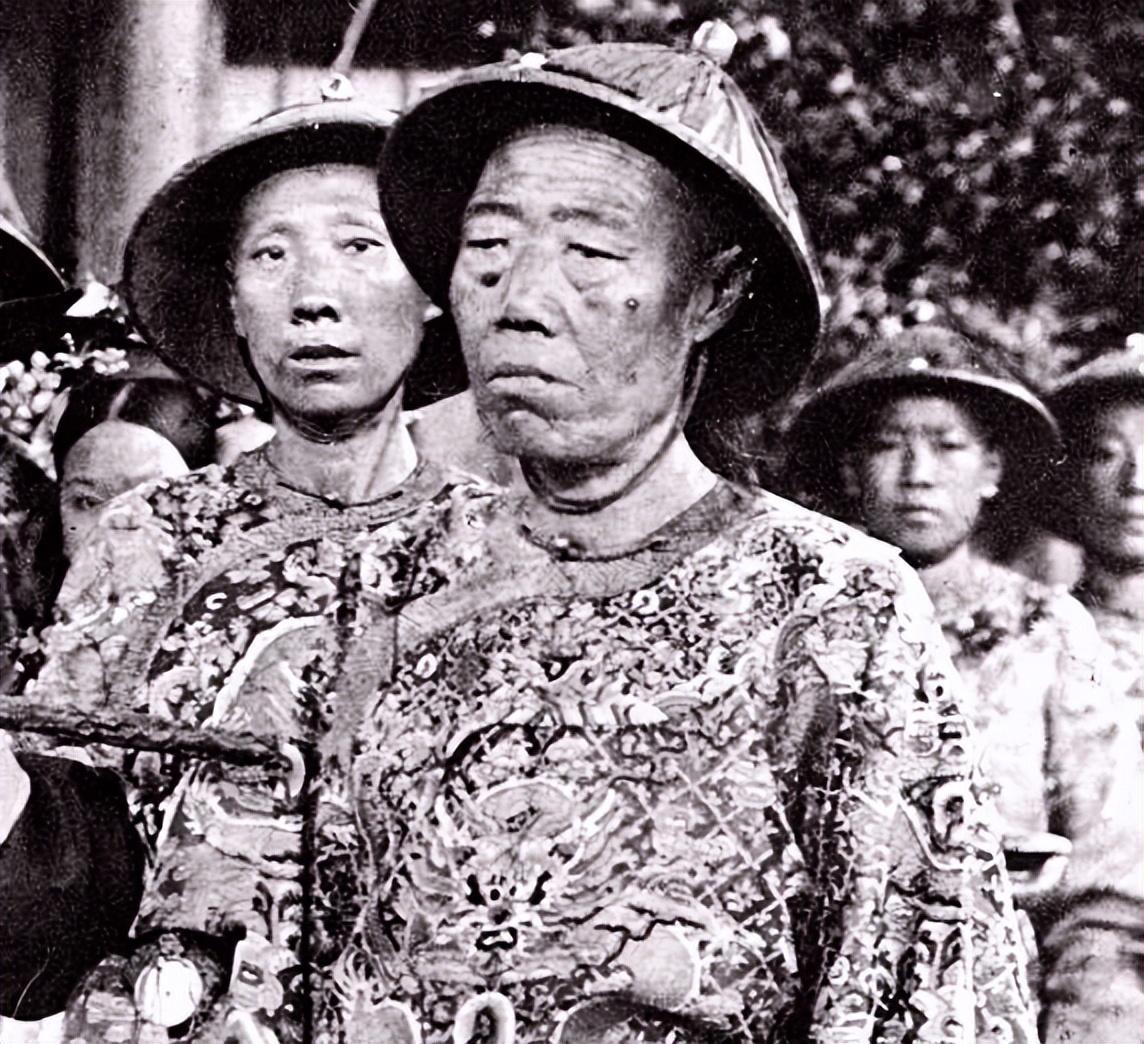 经典老照片奥巴马,奥巴马年轻篮球照片