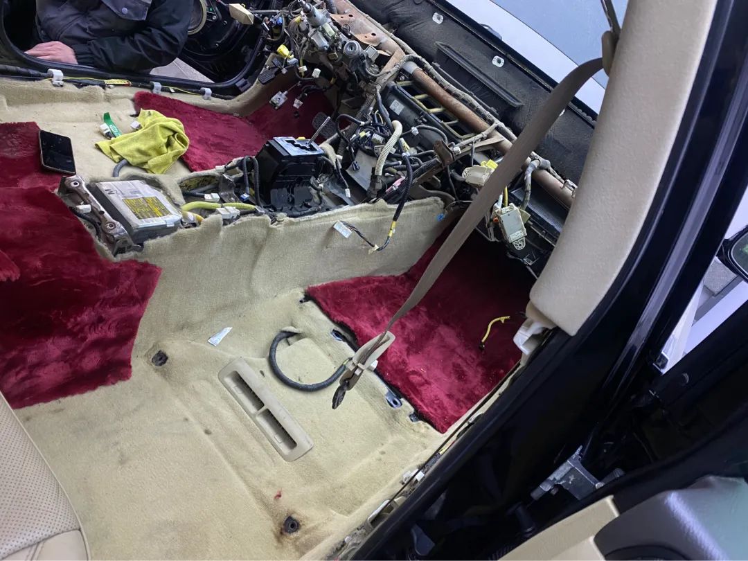 老皇冠全车翻新整备50000元,12代皇冠二手翻新要多少钱