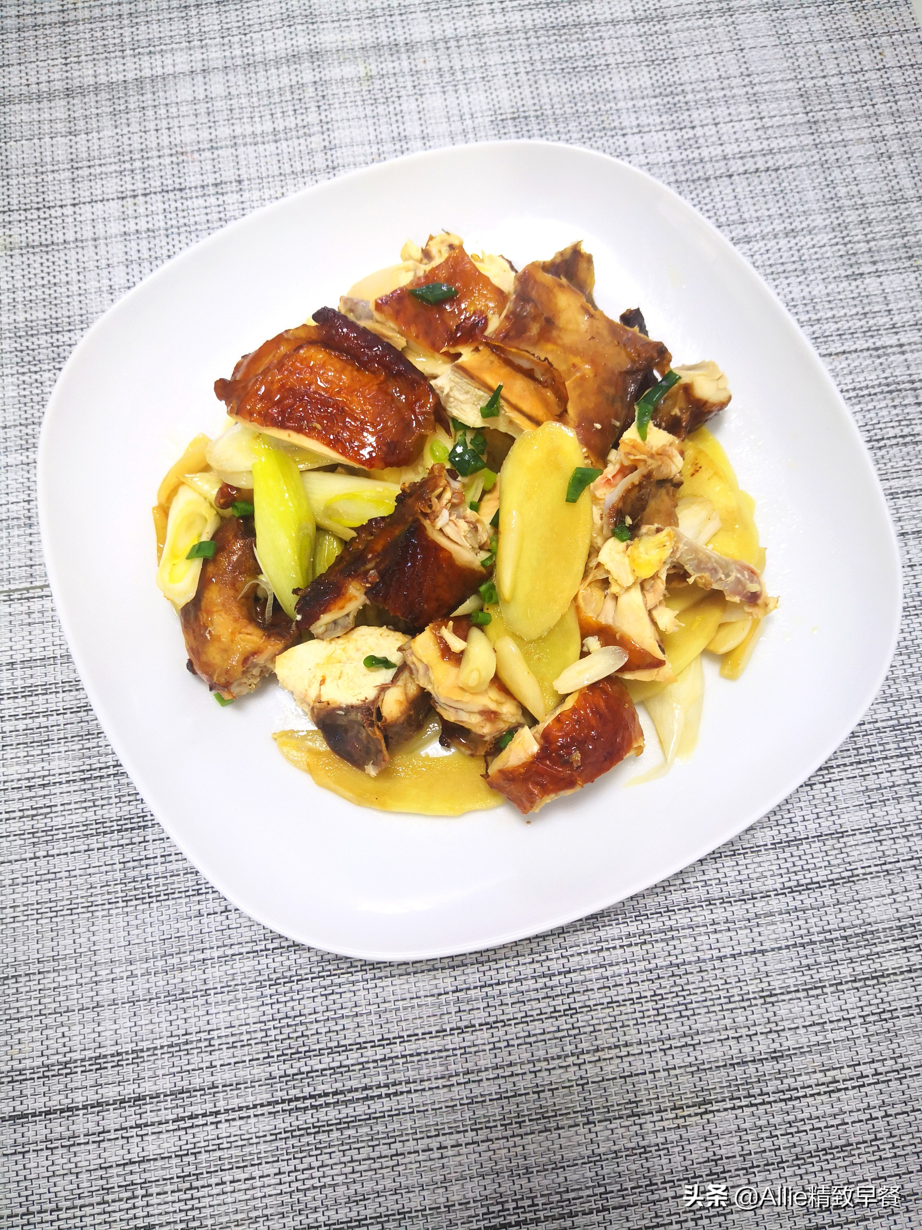 脆皮烤鸡做法烤箱教程,在家就能做的爆汁脆皮烤鸡