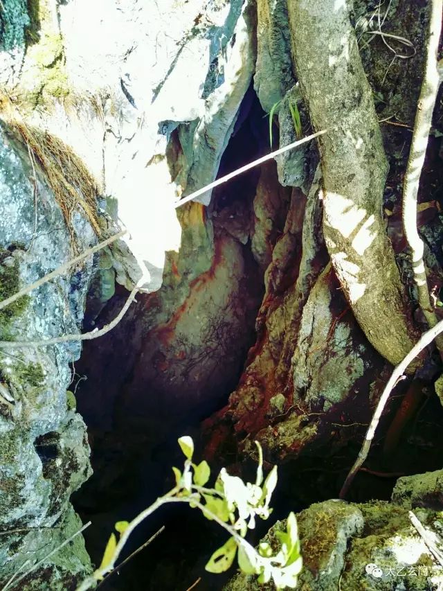 攀普洱天壁山之西门崖子：一日凌云出，群山齐失自高心