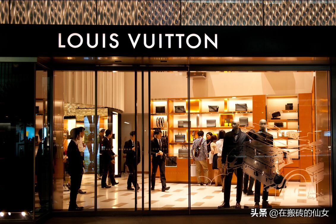 花80万买镯子被人瞧不起,花40多万买手镯被人看不起