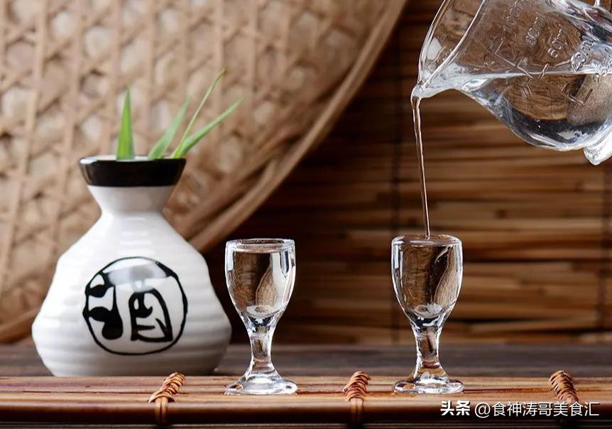 四招辨别老酒真伪让你一秒变行家,怎样辨别老酒的真假