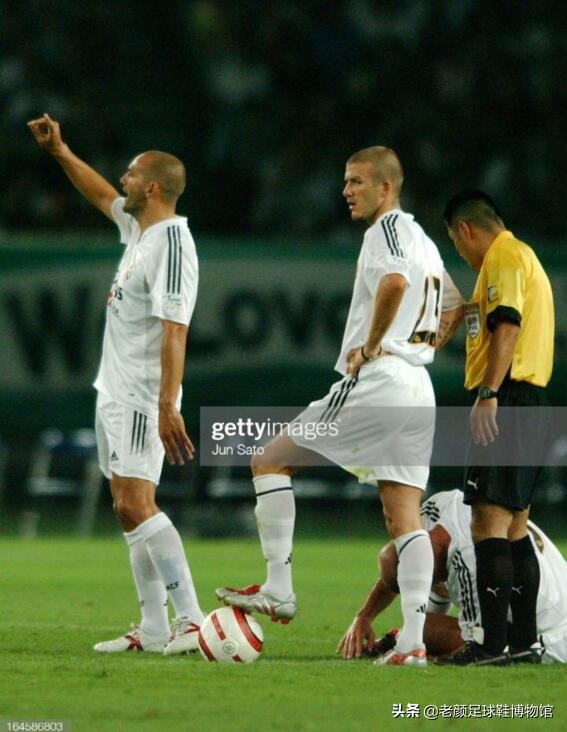 菲戈跑男穿的运动鞋,菲戈职业生涯穿过的足球鞋