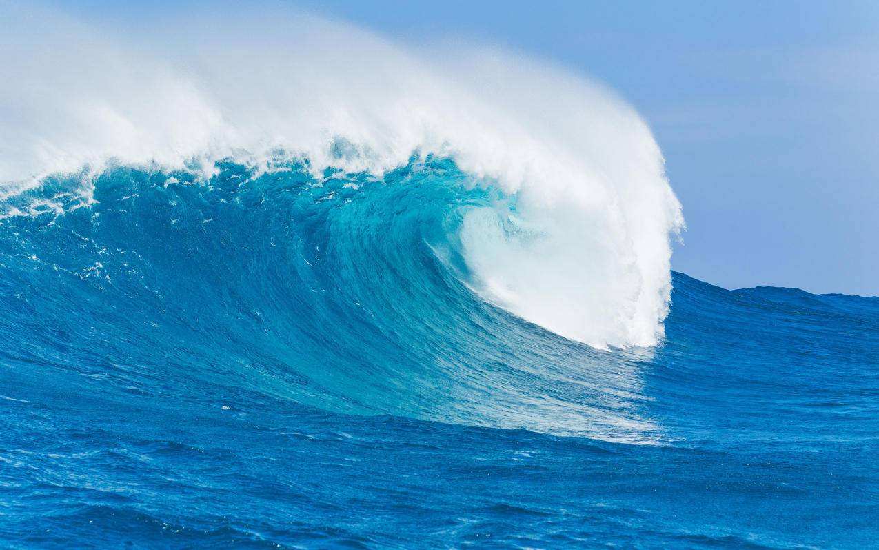 普通海员一月一万多值不值得去,月薪过万的海员在船上一天干什么