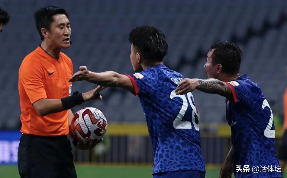 天津津门虎争议判罚,山东泰山队对天津津门虎历史战绩