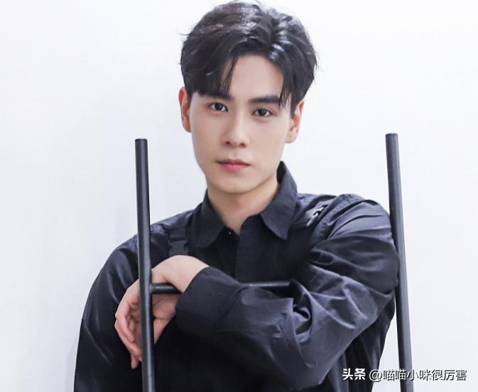靠刘海撑起来的颜值,靠刘海撑起的颜值男生
