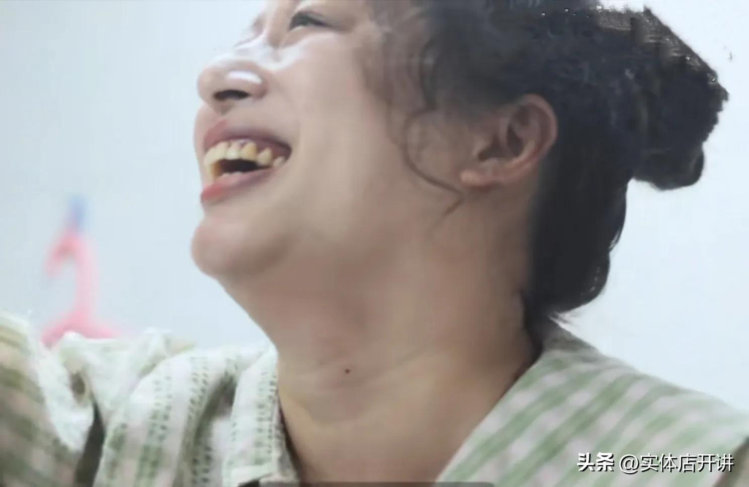 乡下小土妞儿开龙虾馆,农村土妞卖小龙虾