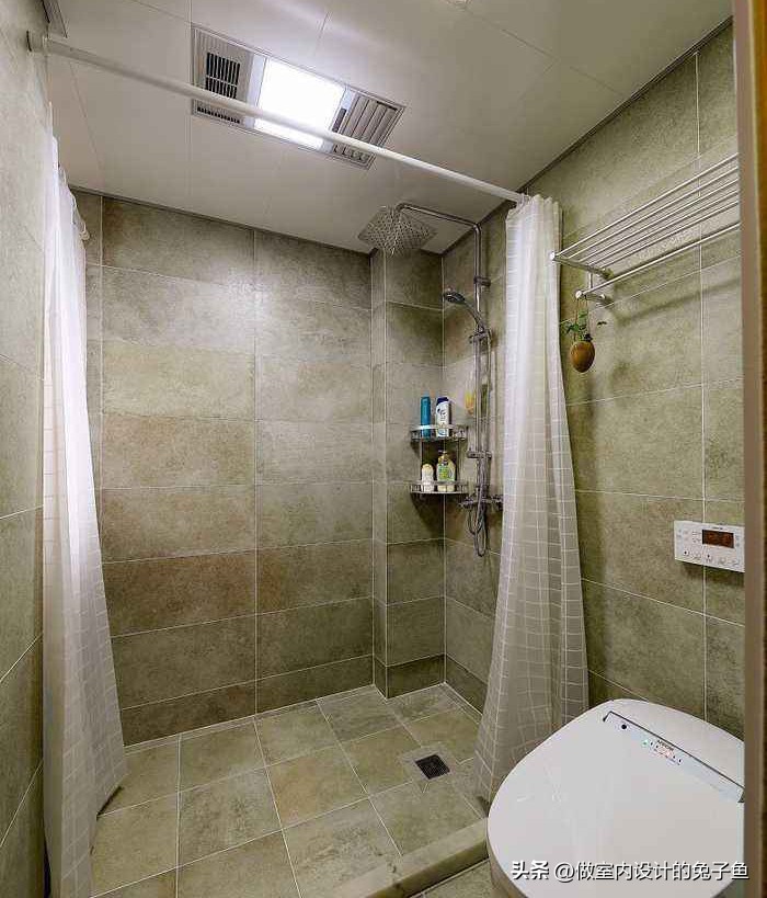 卫生间顶面用铝扣板好，还是石膏板好？不是矫情，而是受够了