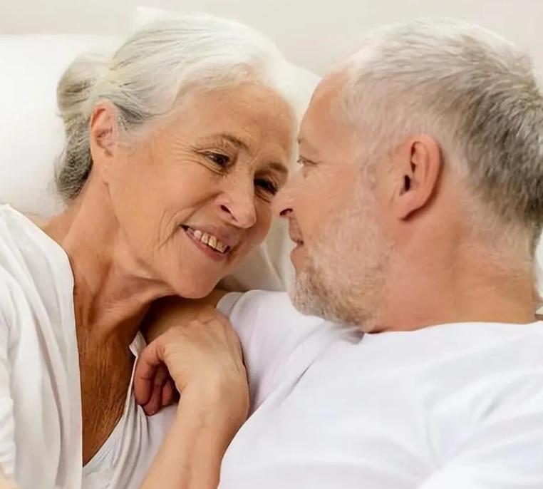 老年人怎样的生活才快乐,老年人怎么过生活才有意义