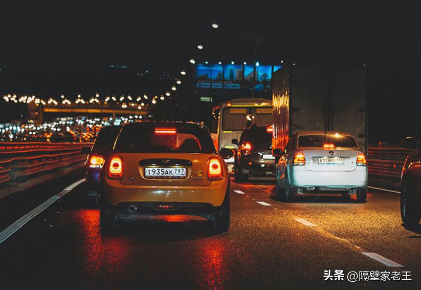 为什么汽车行车记录仪不能标配,所有的新车都有必要装行车记录仪