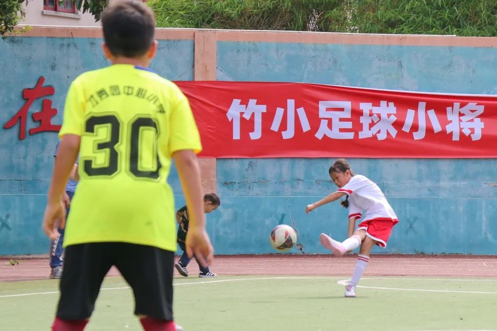 中山市校园足球联赛初中组,中山区第11小学总校直播足球比赛