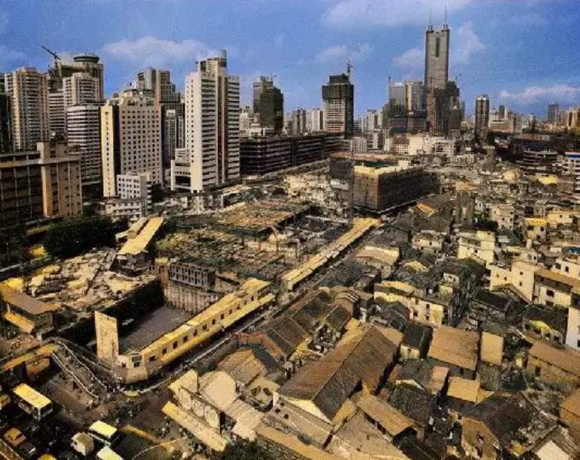 1991年邓公给深圳站题字，为何少写个“站”字？背后深意令人折服