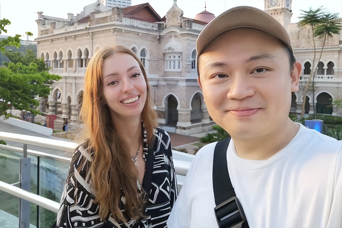 我，80后重庆人，到马来西亚开火锅店爆火，当地人吃免费蘸料上瘾