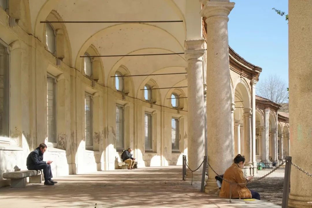 如果你认识建筑系幸周澜屹……