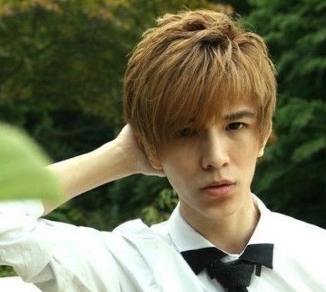 郭敬明文风奢靡,小时代奢靡