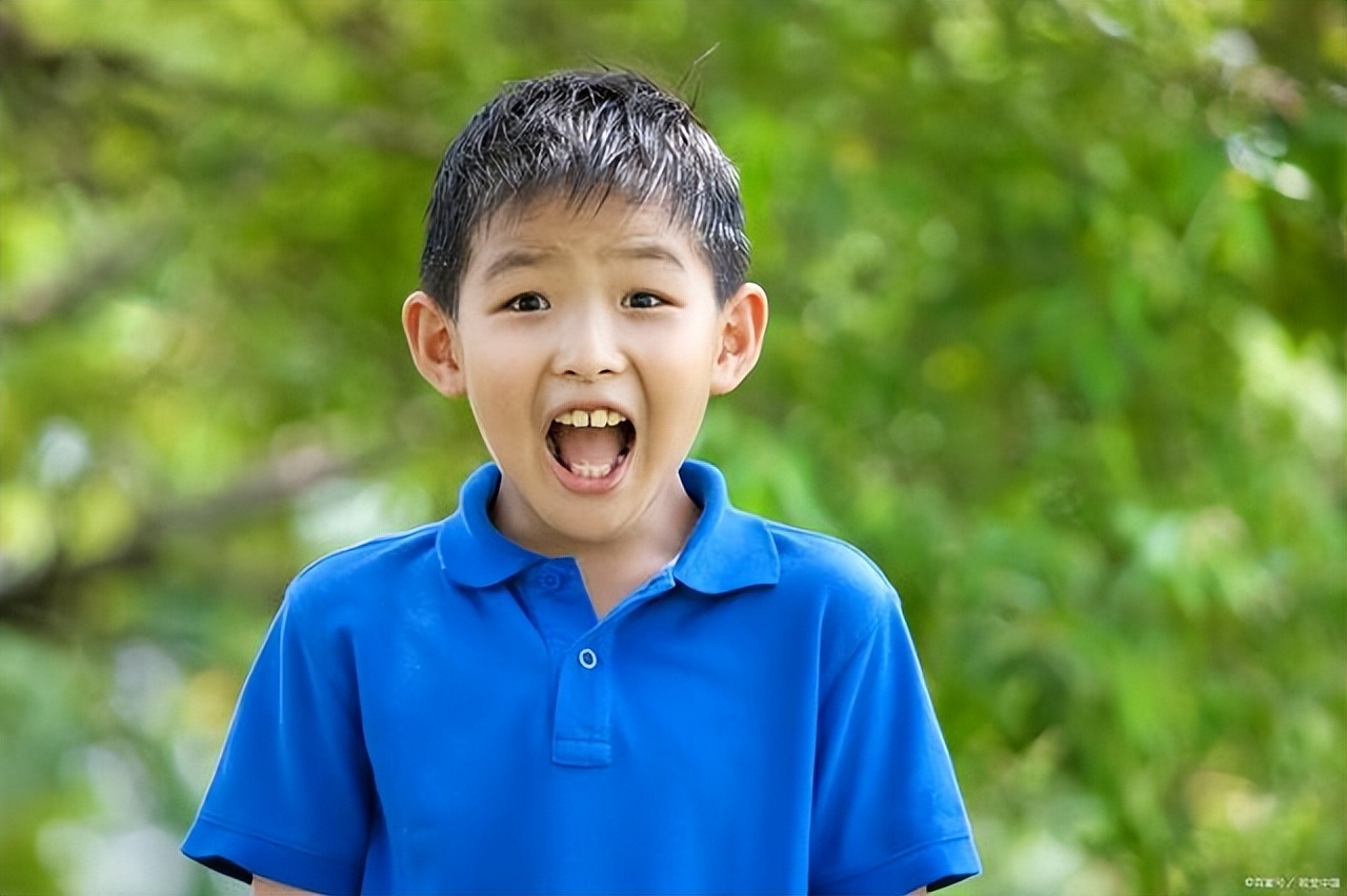 孩子学校碰破嘴该怎么理赔,孩子不小心划伤别人脸该赔偿多少