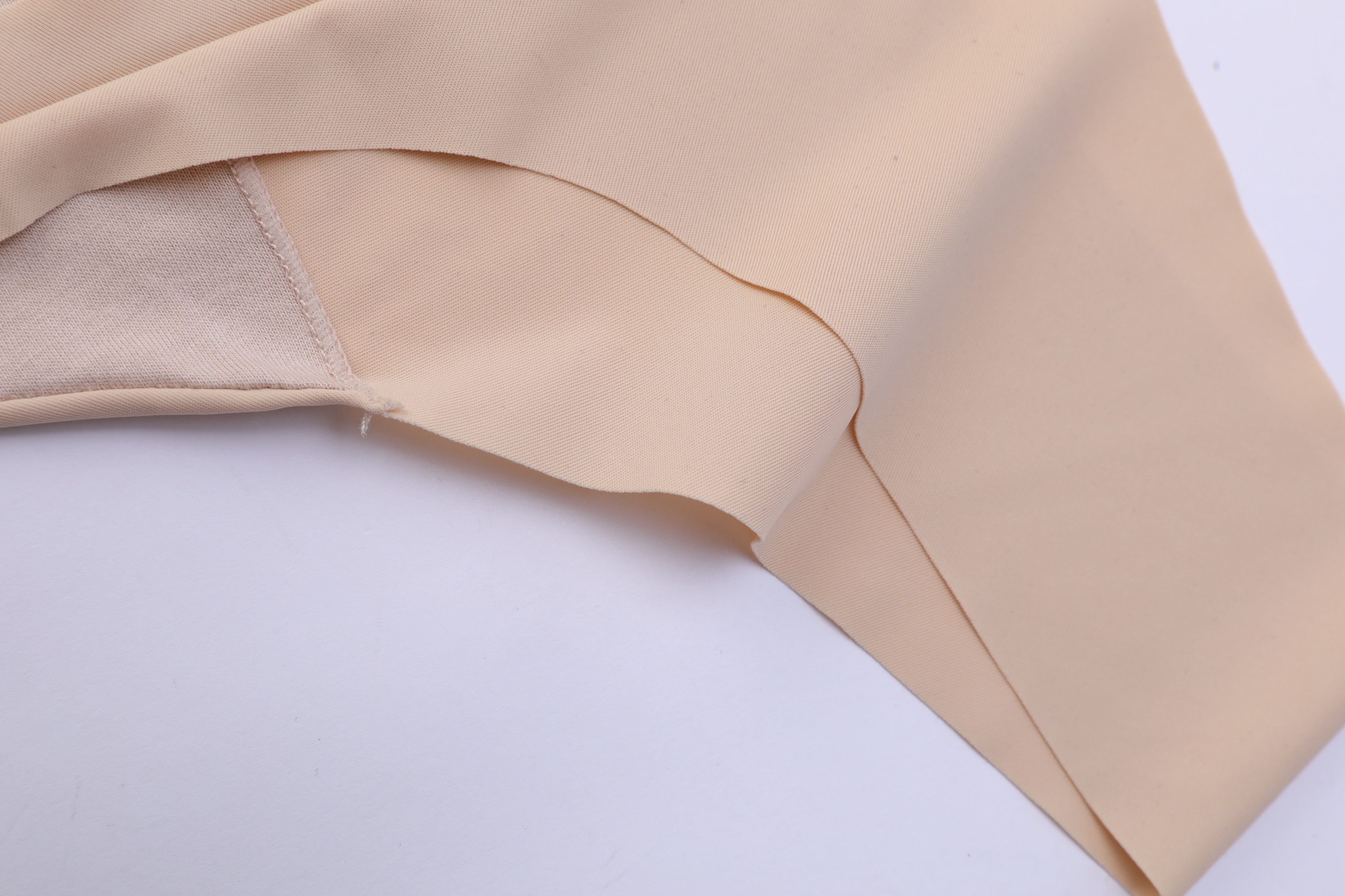 无痕*裤内**和传统*裤内**有何区别?无痕*裤内**是一种高级的内衣设计