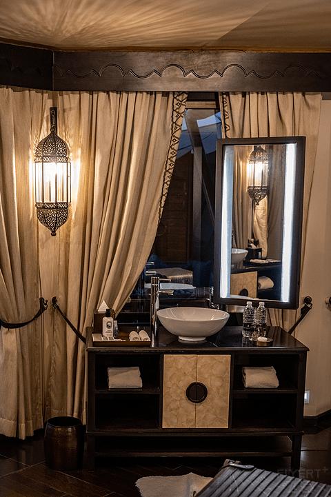 阿联酋丽思卡尔顿,阿联酋野奢帐篷