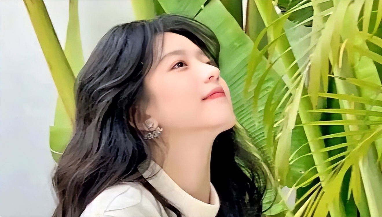 已婚女人收了很多已婚男人的礼物,已婚女人收别的男人的礼物