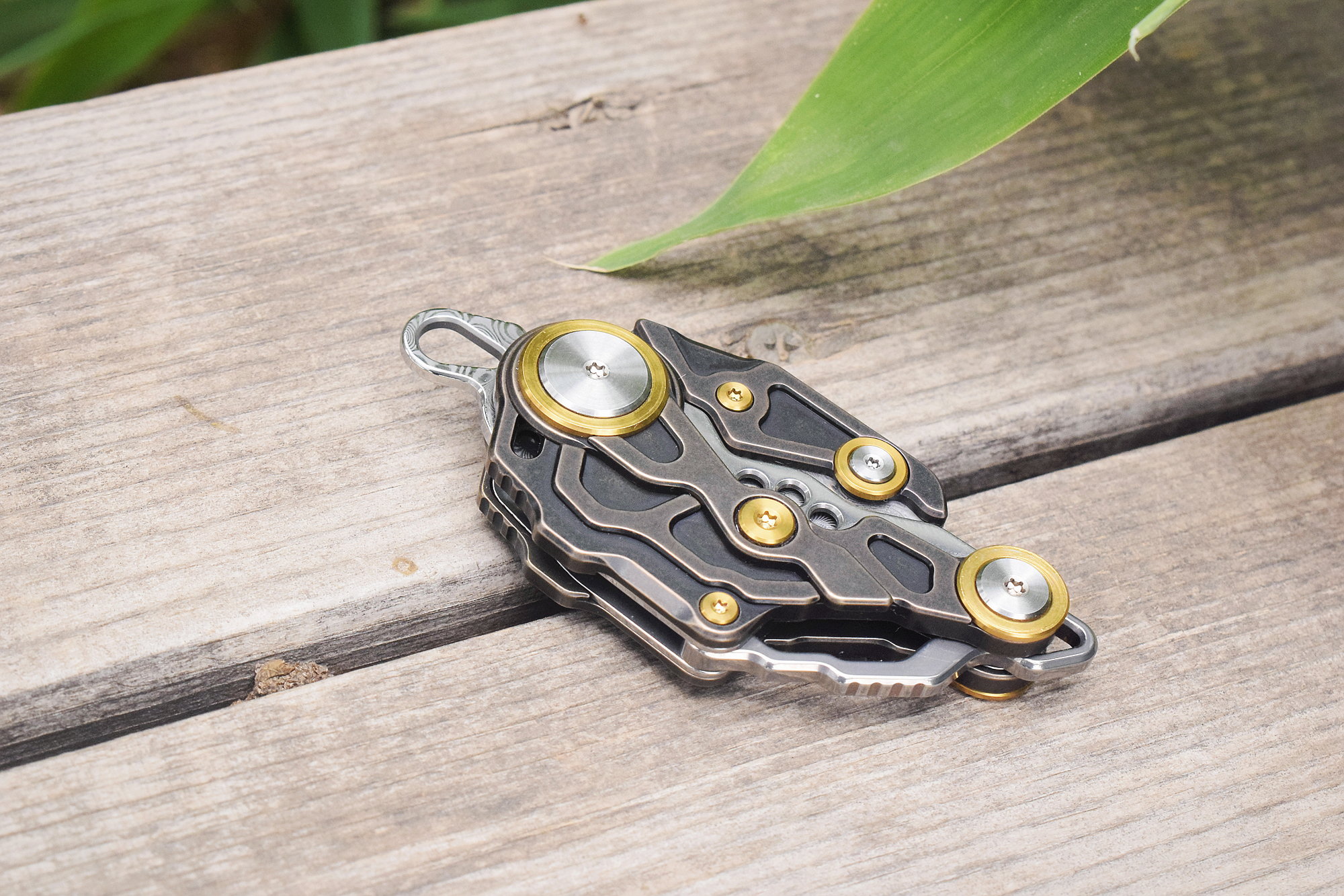 浓浓机甲风，把玩实用两相宜！三刃木大马士革挂脖*刀折**体验