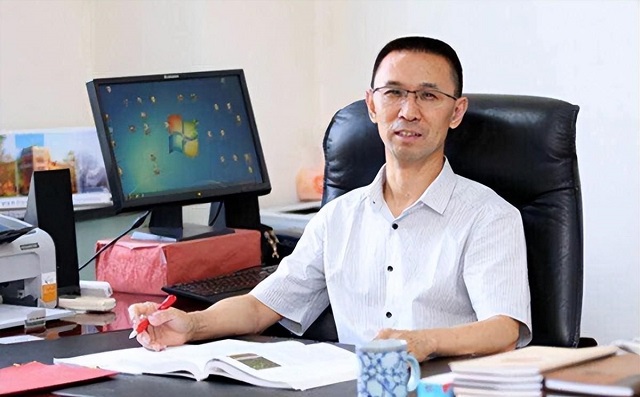 央视女主持海霞嫁大11岁教授,央视女主持海霞现如今过得怎么样