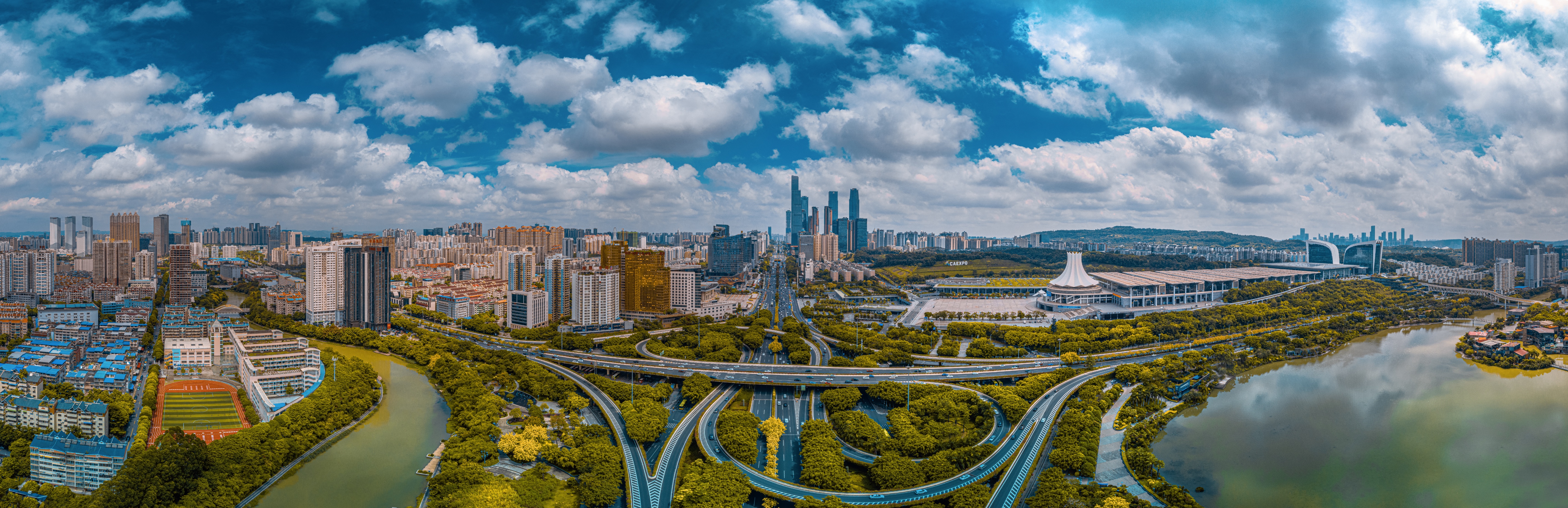 见证了一座城的变迁与发展,10年两座城的成长之路