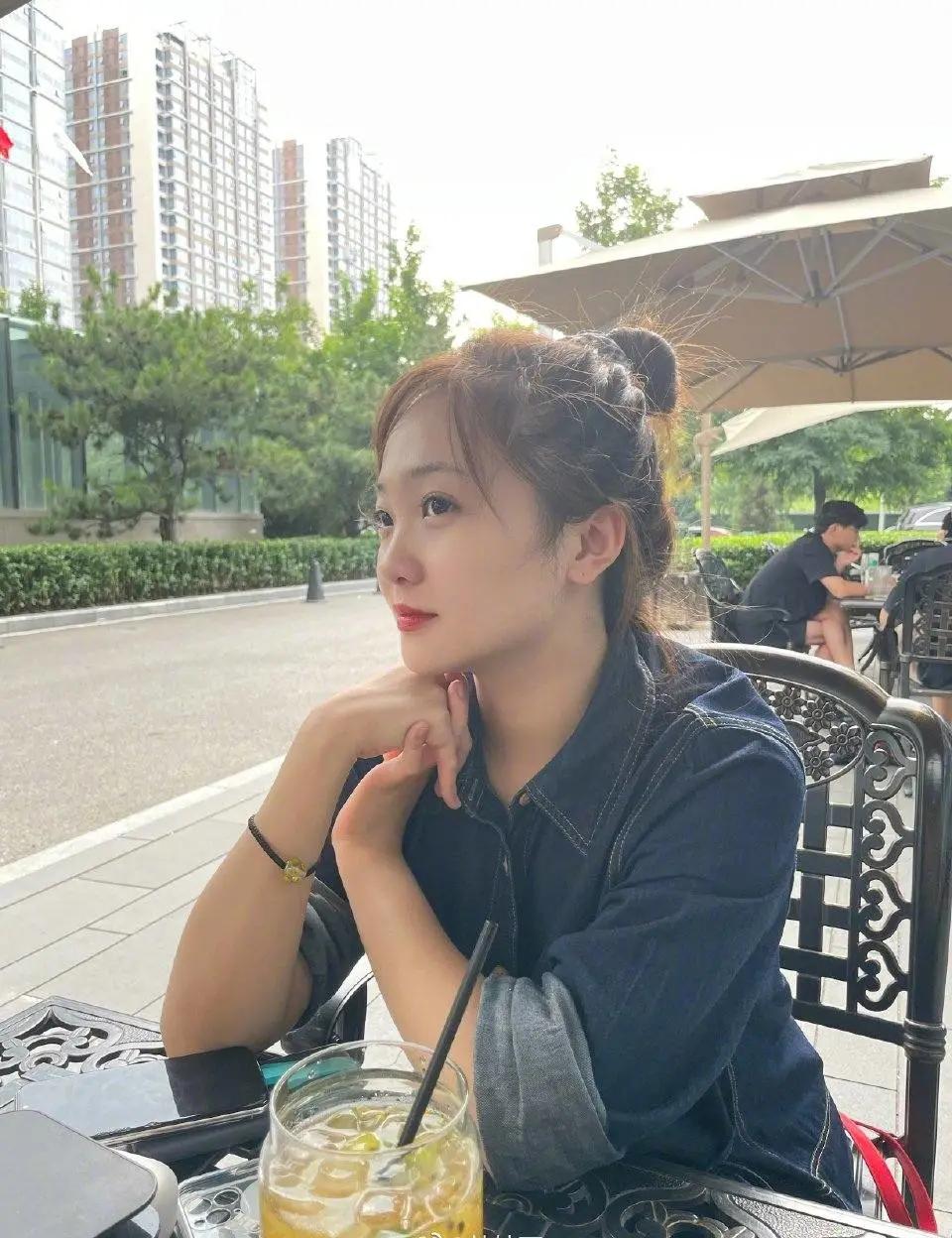 假笑男孩提前祝福视频,假笑男孩命中带苦原图