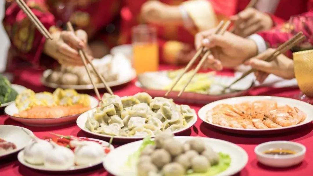 餐桌礼仪需要注意的事项,过年饭桌上的礼仪规矩