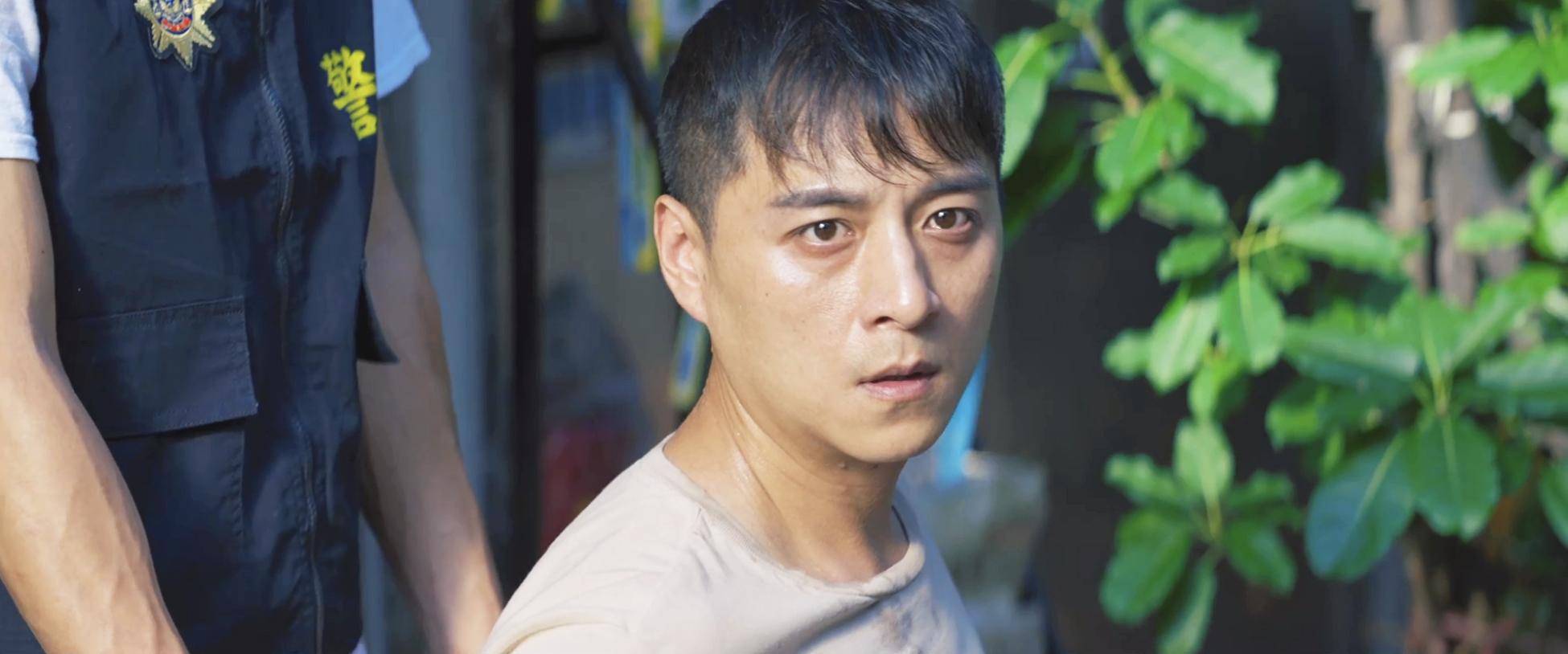 弑亲、卖肉、*拍偷**，尺度爆表，如此生猛的华语片，惊到我了