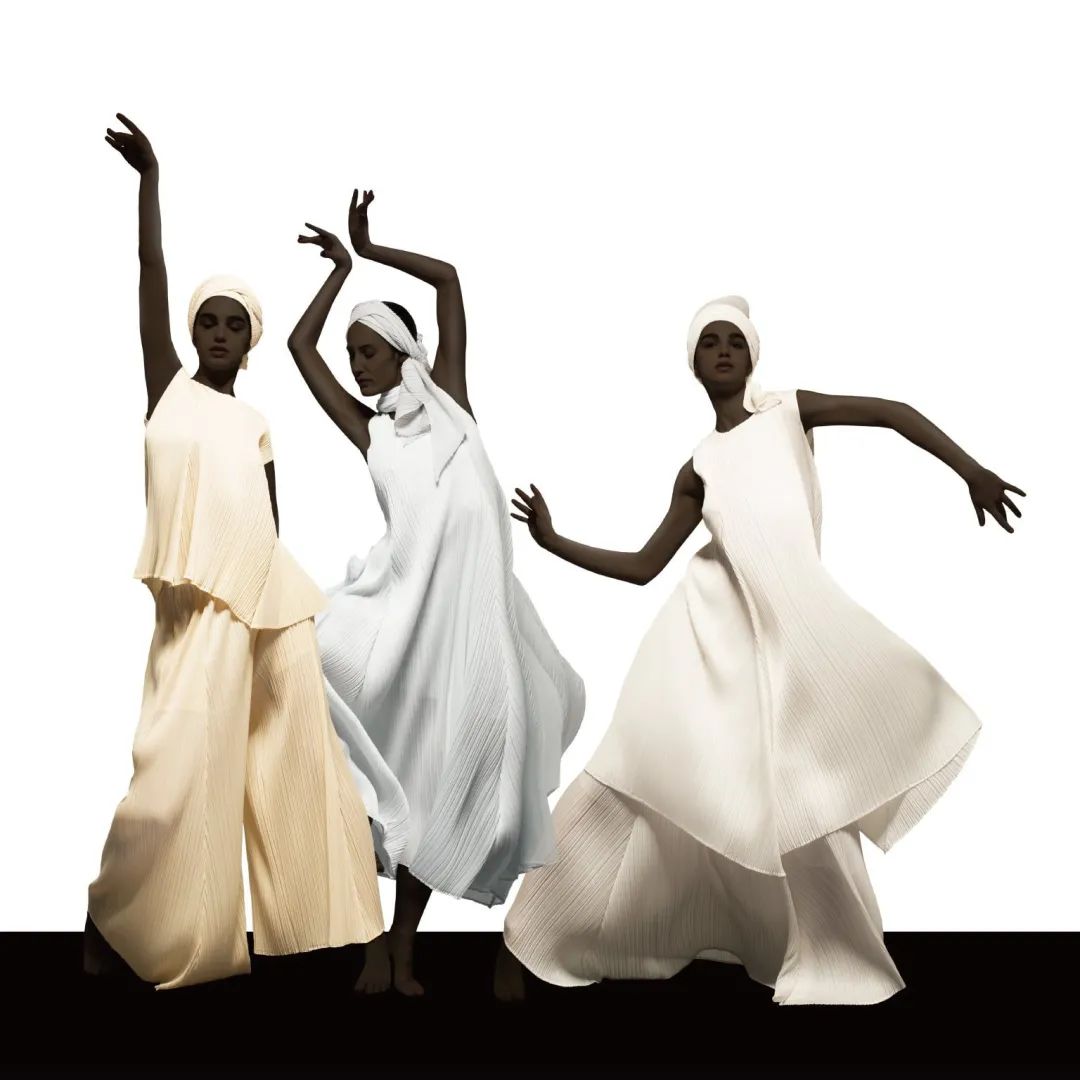 三宅一生品牌海报，设计同样惊艳