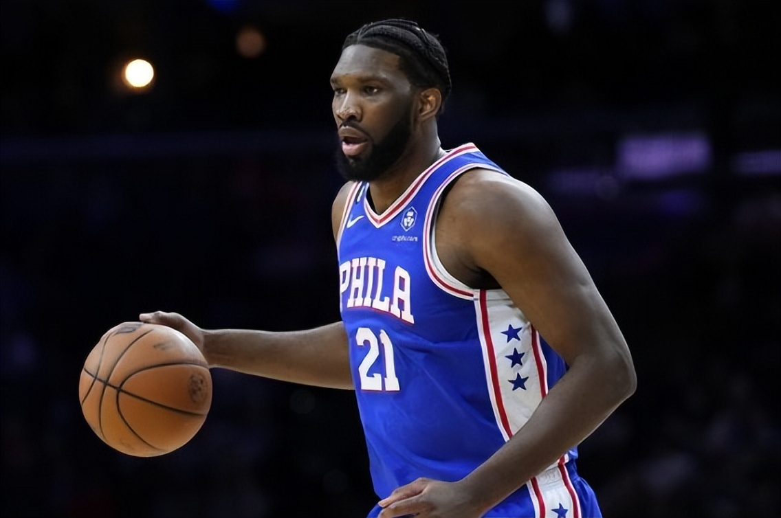 明目张胆！NBA“力挺”裁判双标，无视巨星推人，卫冕冠军太冤